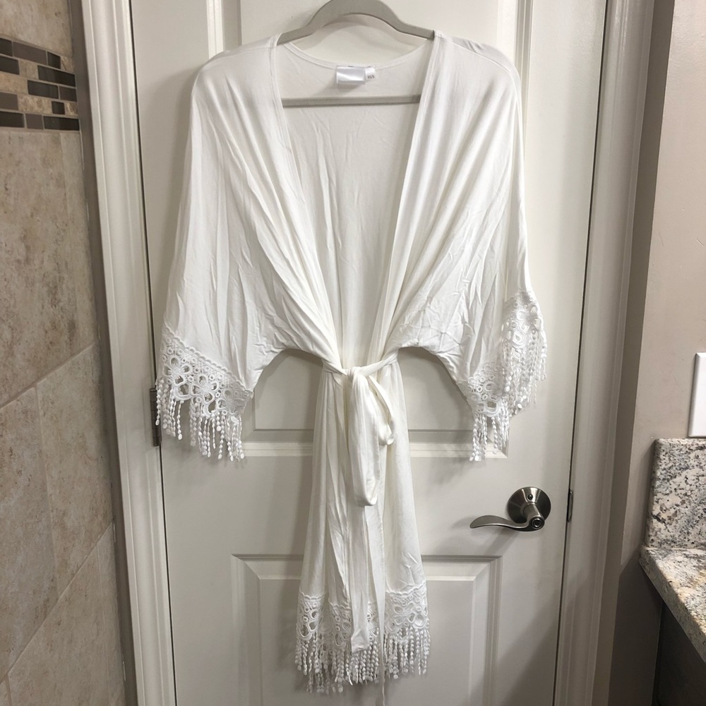 Plum Pretty Sugar Hibiscus Bridal Robe - Picture 3 of 7